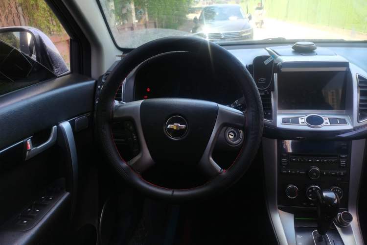 Used Chevrolet Captiva 2013 2.4L Two-Wheel Drive City Edition 7-Seater Steering Wheel