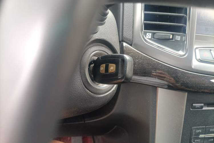 Used Chevrolet Captiva 2013 2.4L Two-Wheel Drive City Edition 7-Seater Vehicle Key