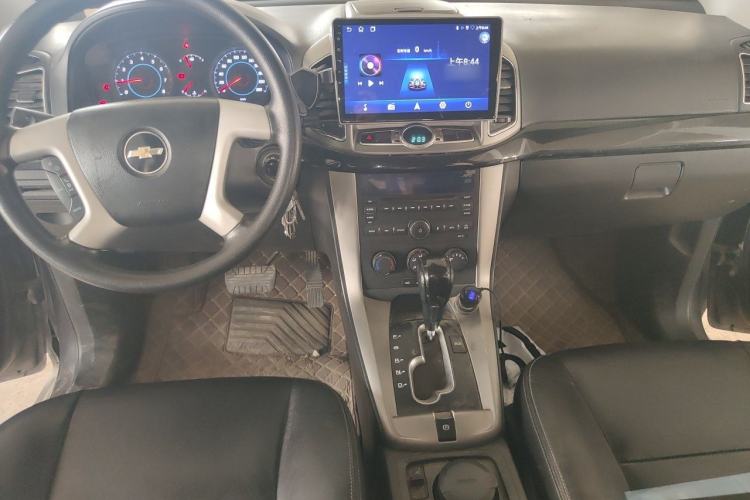 Used Chevrolet Captiva 2013 2.4L Two-Wheel Drive City Edition 7-Seater Center Console