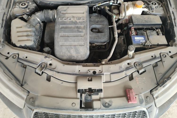 Used Chevrolet Captiva 2013 2.4L Two-Wheel Drive City Edition 7-Seater Engine Bay