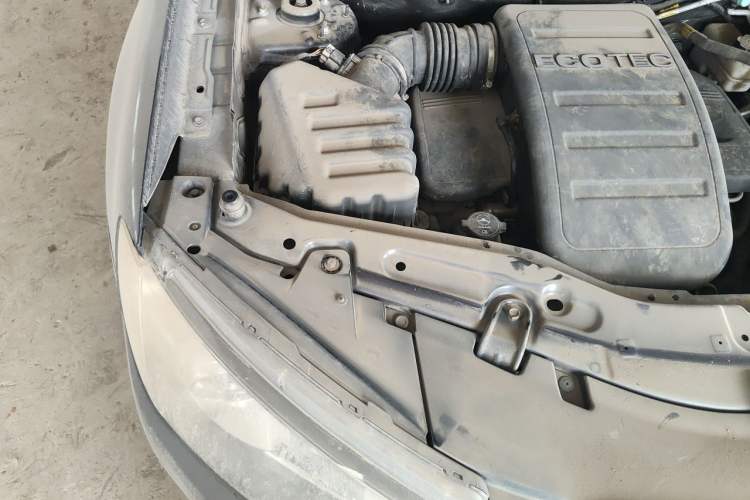 Used Chevrolet Captiva 2013 2.4L Two-Wheel Drive City Edition 7-Seater Engine Bay Right