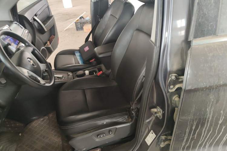 Used Chevrolet Captiva 2013 2.4L Two-Wheel Drive City Edition 7-Seater Left Front Seat