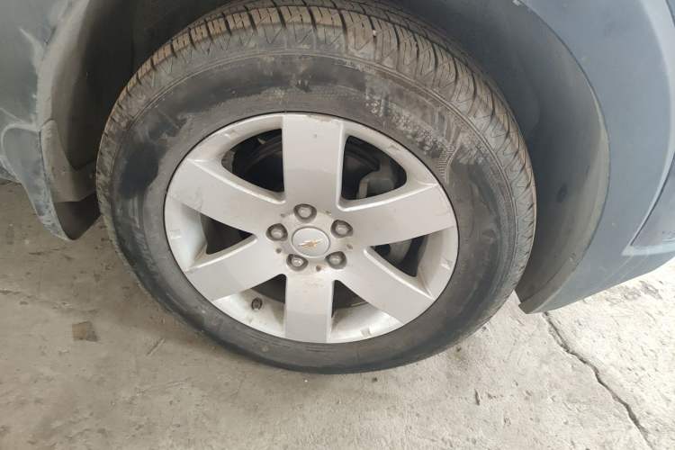 Used Chevrolet Captiva 2013 2.4L Two-Wheel Drive City Edition 7-Seater Right Front Wheel Hub
