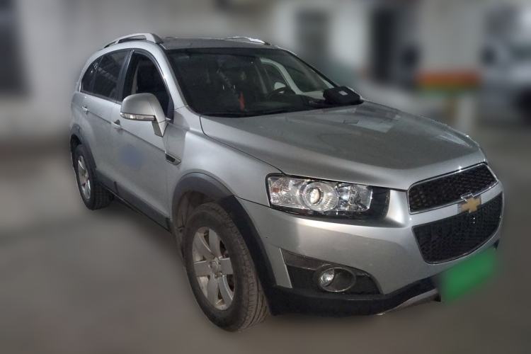 Used Chevrolet Captiva 2013 2.4L Two-Wheel Drive City Edition 7-Seater Front Right 45 Deg
