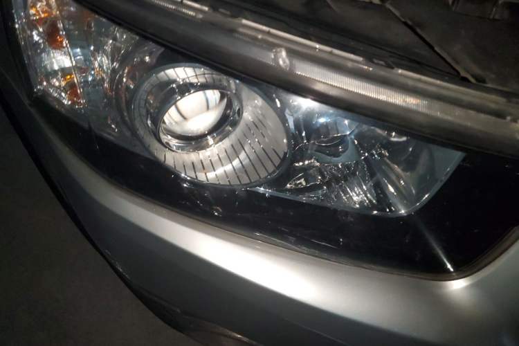 Used Chevrolet Captiva 2013 2.4L Two-Wheel Drive City Edition 7-Seater Right Front Headlight
