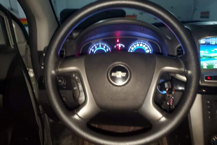 Used Chevrolet Captiva 2013 2.4L Two-Wheel Drive City Edition 7-Seater Steering Wheel