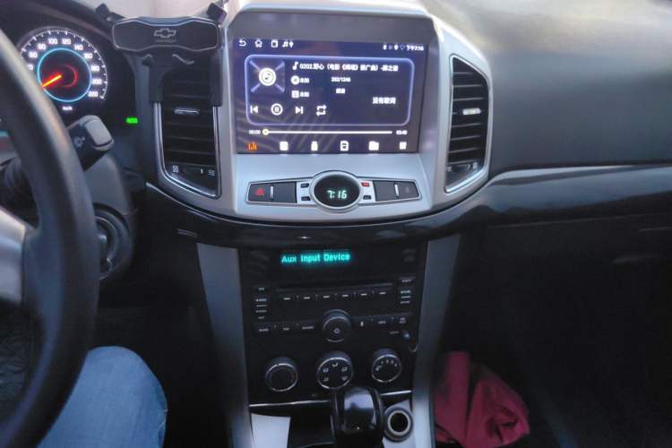 Used Chevrolet Captiva 2013 2.4L Two-Wheel Drive City Edition 7-Seater Audio And AC Panel
