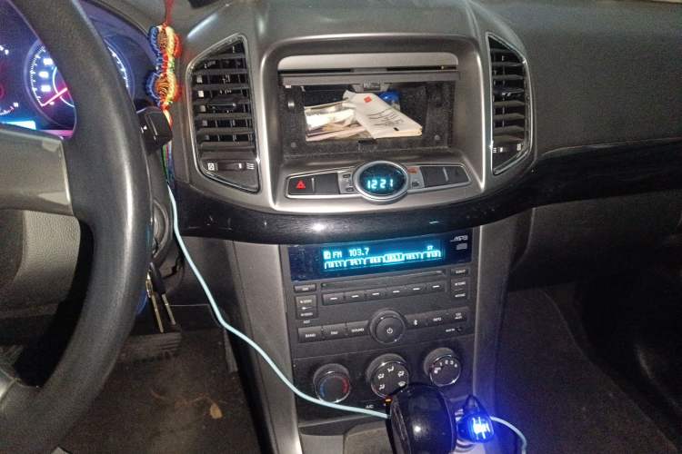 Used Chevrolet Captiva 2013 2.4L Two-Wheel Drive City Edition 7-Seater Audio And AC Panel