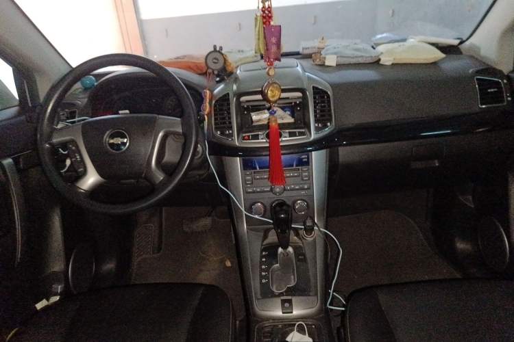 Used Chevrolet Captiva 2013 2.4L Two-Wheel Drive City Edition 7-Seater Center Console