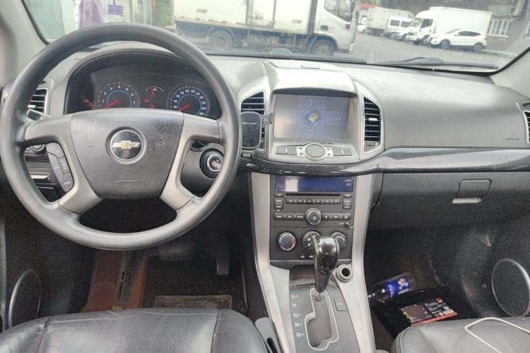 Used Chevrolet Captiva 2013 2.4L Two-Wheel Drive City Edition 7-Seater Center Console
