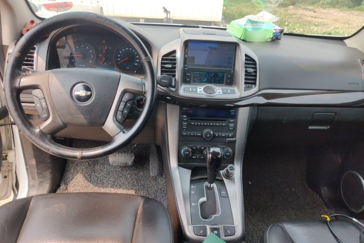 Used Chevrolet Captiva 2013 2.4L Two-Wheel Drive City Edition 7-Seater Center Console