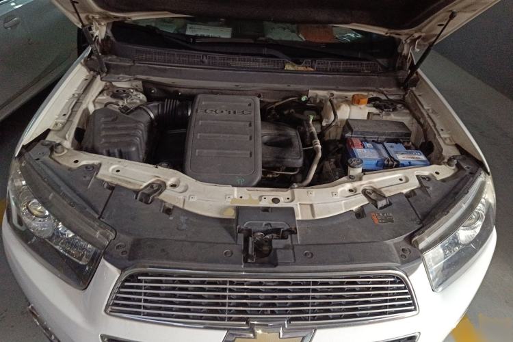 Used Chevrolet Captiva 2013 2.4L Two-Wheel Drive City Edition 7-Seater Engine Bay