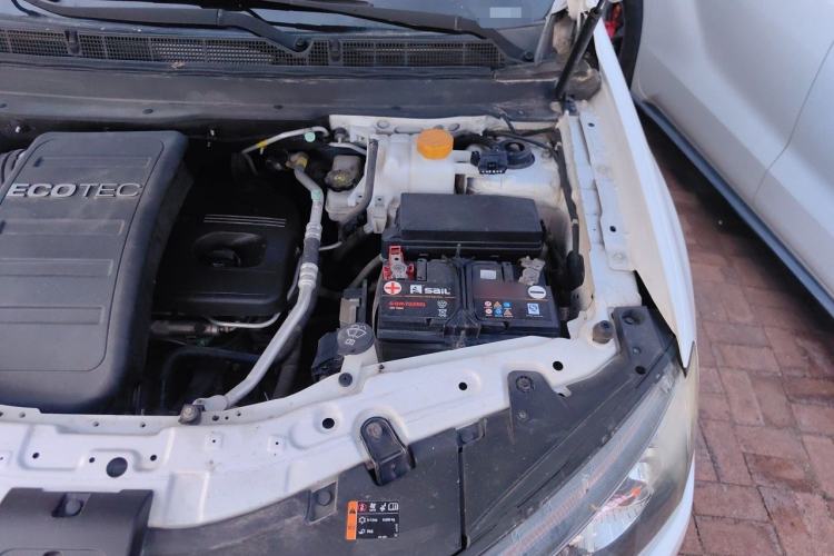 Used Chevrolet Captiva 2013 2.4L Two-Wheel Drive City Edition 7-Seater Engine Bay Left