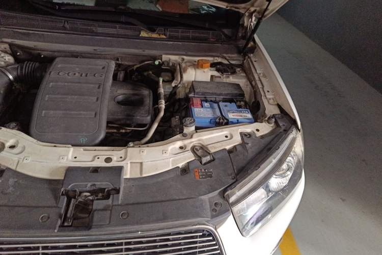 Used Chevrolet Captiva 2013 2.4L Two-Wheel Drive City Edition 7-Seater Engine Bay Left