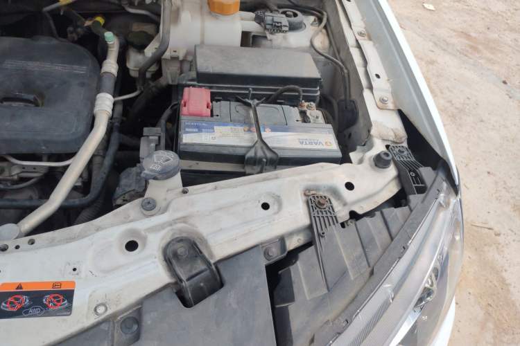 Used Chevrolet Captiva 2013 2.4L Two-Wheel Drive City Edition 7-Seater Engine Bay Left