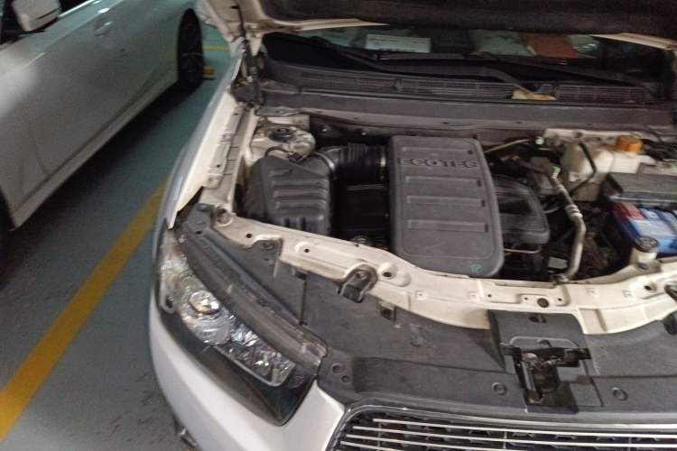 Used Chevrolet Captiva 2013 2.4L Two-Wheel Drive City Edition 7-Seater Engine Bay Right