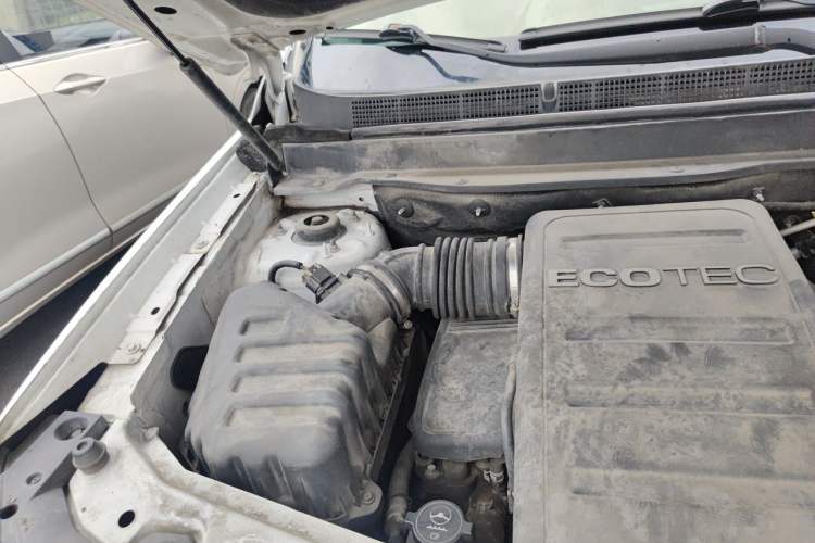 Used Chevrolet Captiva 2013 2.4L Two-Wheel Drive City Edition 7-Seater Engine Bay Right