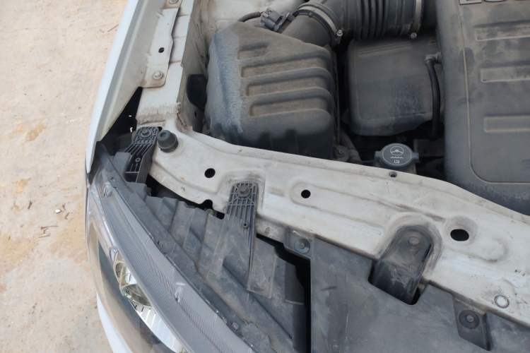 Used Chevrolet Captiva 2013 2.4L Two-Wheel Drive City Edition 7-Seater Engine Bay Right