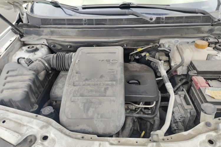Used Chevrolet Captiva 2013 2.4L Two-Wheel Drive City Edition 7-Seater Engine Bay