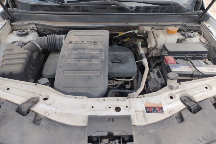 Used Chevrolet Captiva 2013 2.4L Two-Wheel Drive City Edition 7-Seater Engine Bay