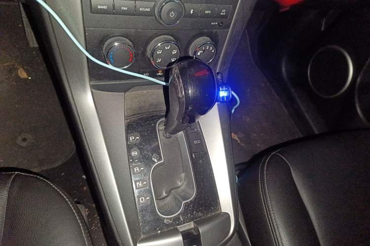 Used Chevrolet Captiva 2013 2.4L Two-Wheel Drive City Edition 7-Seater Gear Lever