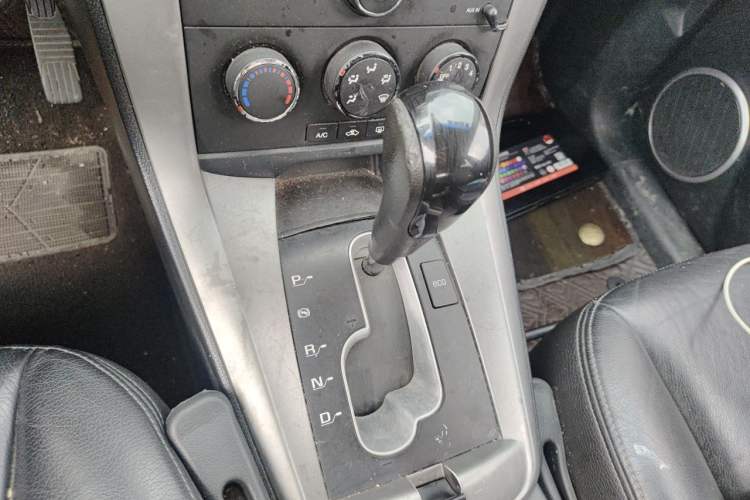 Used Chevrolet Captiva 2013 2.4L Two-Wheel Drive City Edition 7-Seater Gear Lever