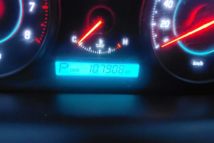 Used Chevrolet Captiva 2013 2.4L Two-Wheel Drive City Edition 7-Seater Odometer Close Up