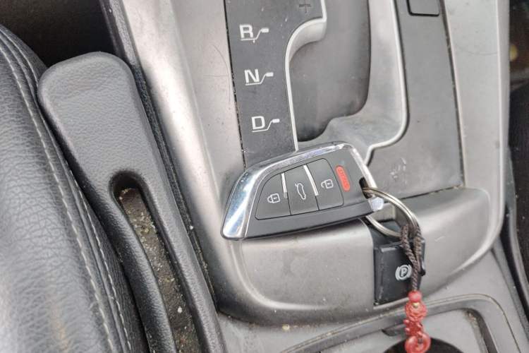 Used Chevrolet Captiva 2013 2.4L Two-Wheel Drive City Edition 7-Seater Vehicle Key