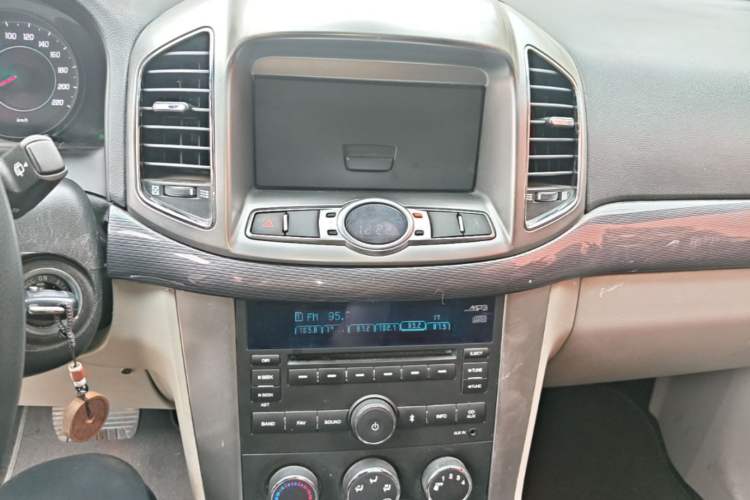 Used Chevrolet Captiva 2014 2.4L Two-Wheel Drive City Edition 5 Seats Audio And AC Panel