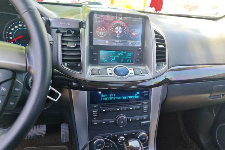 Used Chevrolet Captiva 2014 2.4L 4x4 Flagship Edition 7 Seats Audio And AC Panel