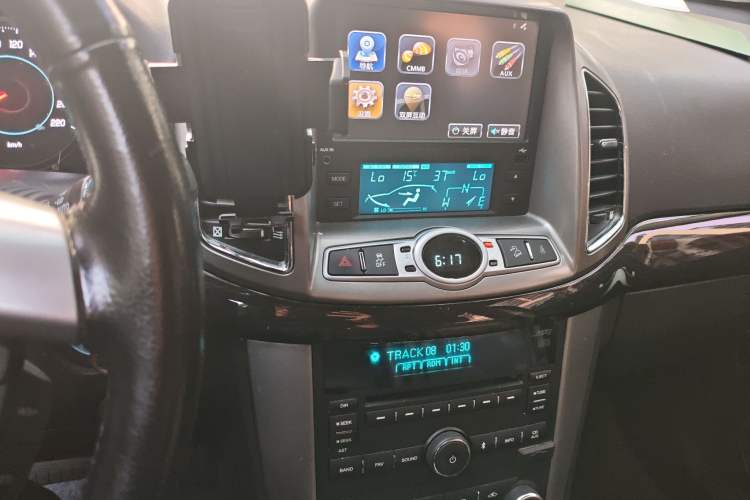 Used Chevrolet Captiva 2014 2.4L 4x4 Flagship Edition 7 Seats Audio And AC Panel