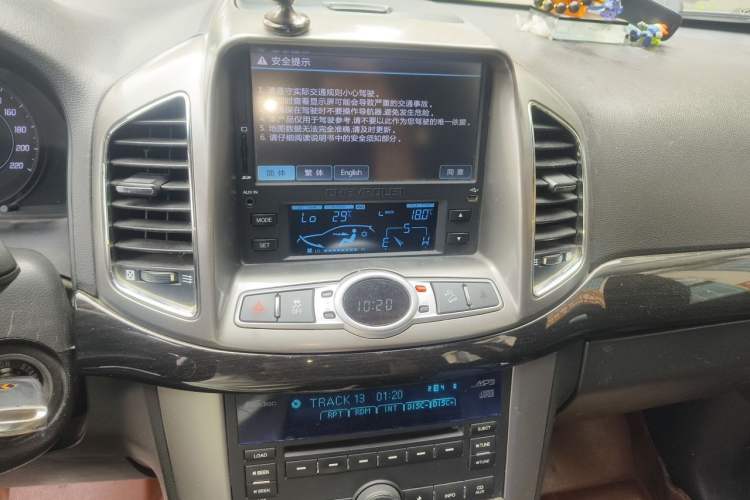 Used Chevrolet Captiva 2014 2.4L 4x4 Flagship Edition 7 Seats Audio And AC Panel