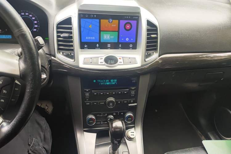 Used Chevrolet Captiva 2014 2.4L 4x4 Flagship Edition 7 Seats Audio And AC Panel