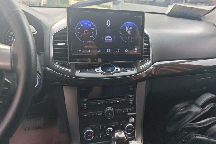Used Chevrolet Captiva 2014 2.4L 4x4 Flagship Edition 7 Seats Audio And AC Panel
