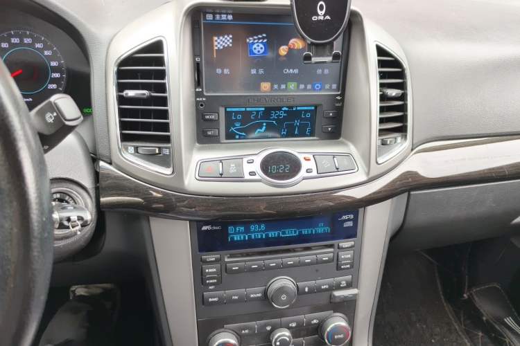 Used Chevrolet Captiva 2014 2.4L 4x4 Flagship Edition 7 Seats Audio And AC Panel