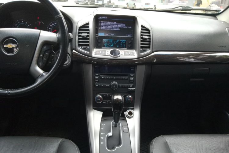 Used Chevrolet Captiva 2014 2.4L 4x4 Flagship Edition 7 Seats Audio And AC Panel