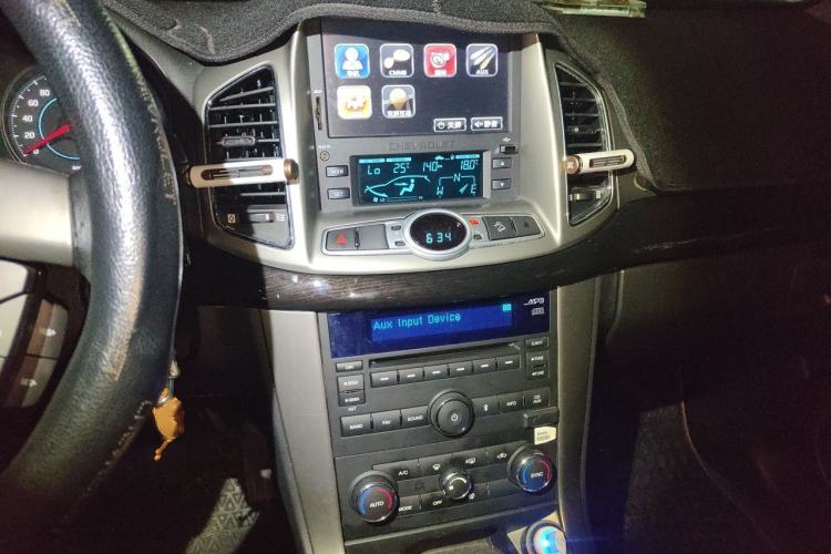 Used Chevrolet Captiva 2014 2.4L 4x4 Flagship Edition 7 Seats Audio And AC Panel