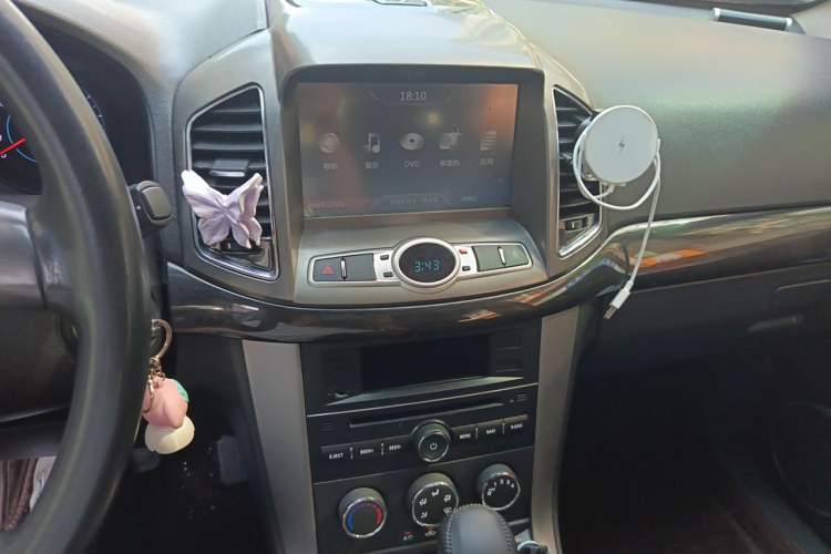 Used Chevrolet Captiva 2014 2.4L Two-Wheel Drive Urban Version 7 Seats Audio And AC Panel