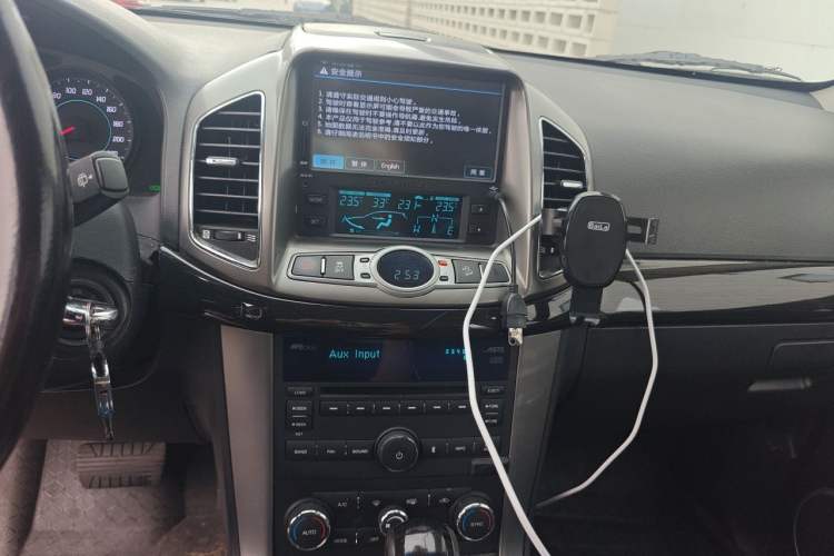 Used Chevrolet Captiva 2014 2.4L 4x4 Flagship Edition 7 Seats Audio And AC Panel
