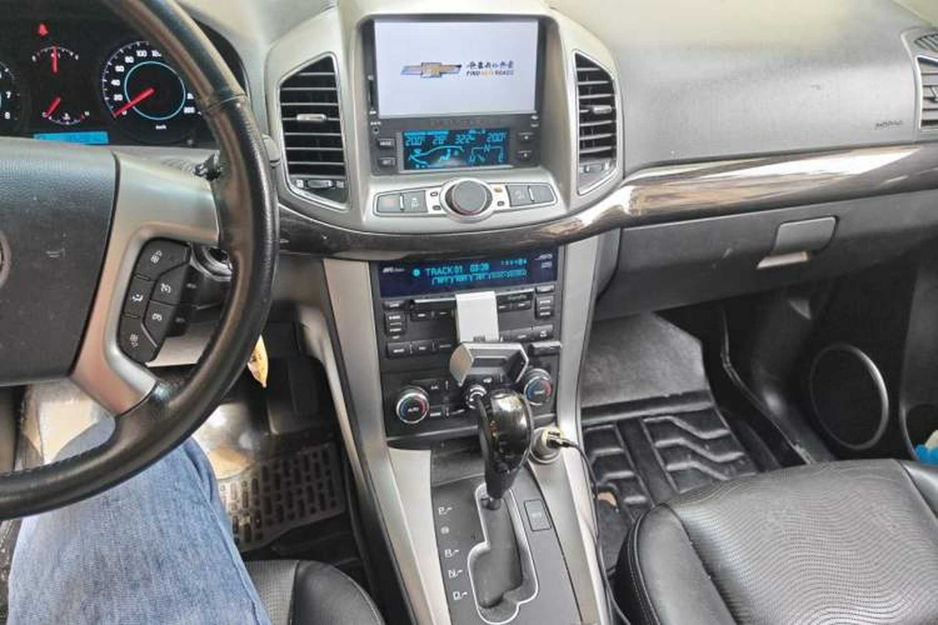 Used Chevrolet Captiva 2014 2.4L 4x4 Flagship Edition 7 Seats Audio And AC Panel