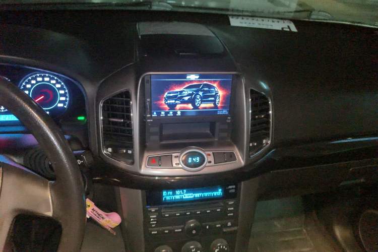 Used Chevrolet Captiva 2014 2.4L Two-Wheel Drive Urban Version 7 Seats Audio And AC Panel