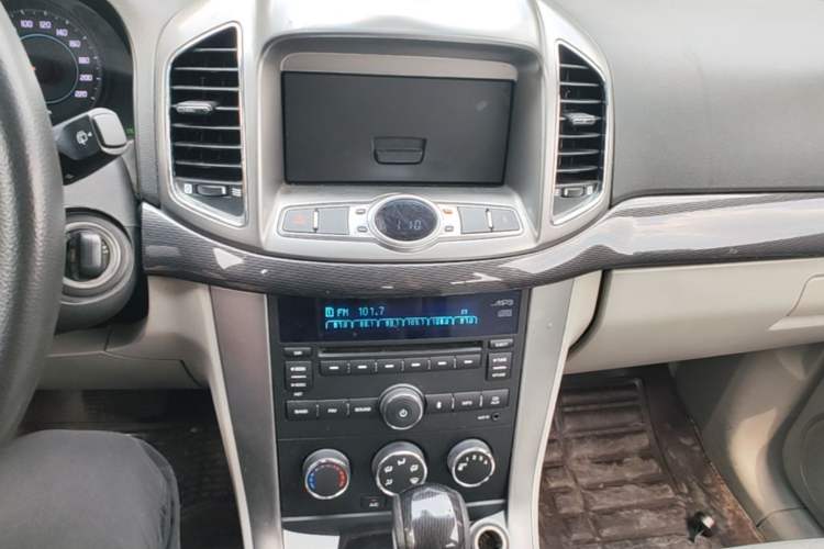 Used Chevrolet Captiva 2014 2.4L Two-Wheel Drive City Edition 5 Seats Audio And AC Panel