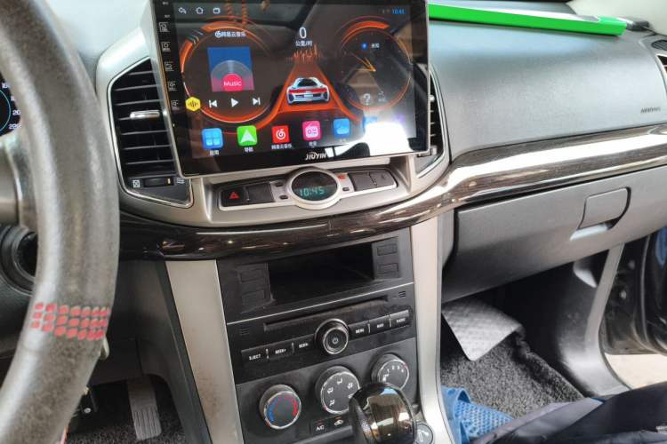 Used Chevrolet Captiva 2014 2.4L Two-Wheel Drive Urban Version 7 Seats Audio And AC Panel