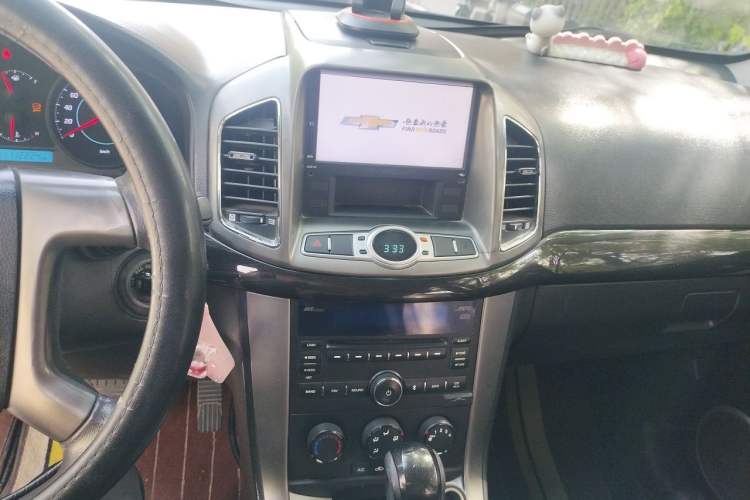 Used Chevrolet Captiva 2014 2.4L Two-Wheel Drive Urban Version 7 Seats Audio And AC Panel