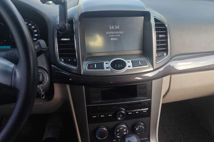 Used Chevrolet Captiva 2014 2.4L Two-Wheel Drive City Edition 5 Seats Audio And AC Panel