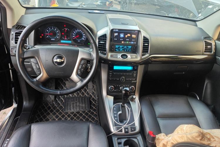 Used Chevrolet Captiva 2014 2.4L 4x4 Flagship Edition 7 Seats Center Console
