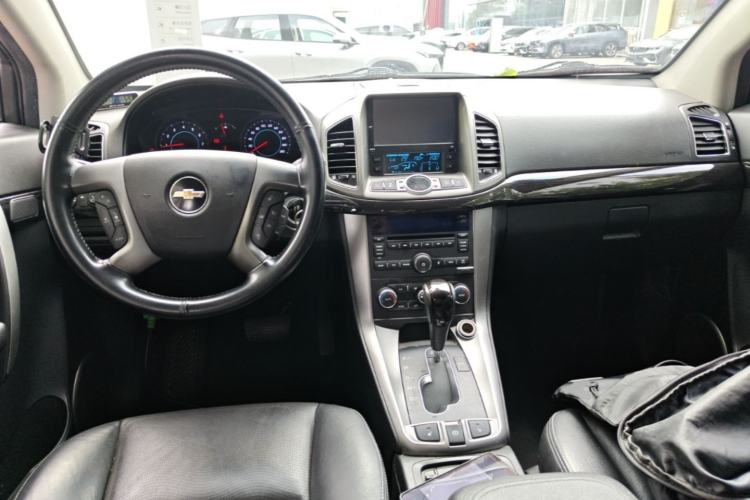 Used Chevrolet Captiva 2014 2.4L 4x4 Flagship Edition 7 Seats Center Console