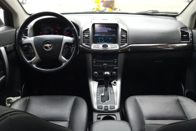 Used Chevrolet Captiva 2014 2.4L 4x4 Flagship Edition 7 Seats Center Console