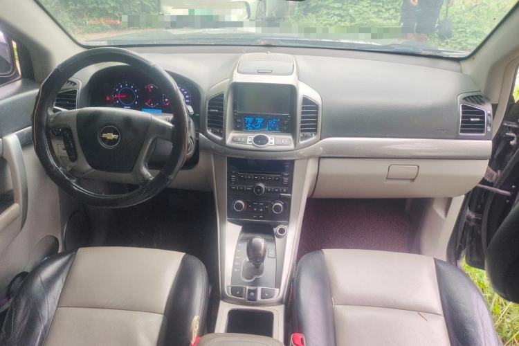 Used Chevrolet Captiva 2014 2.4L 4x4 Luxury Edition 5 Seats Center Console