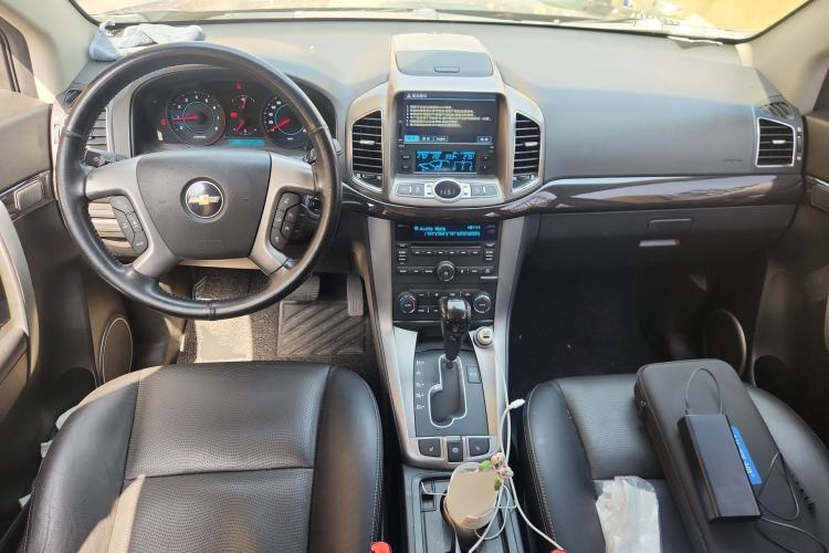 Used Chevrolet Captiva 2014 2.4L 4x4 Flagship Edition 7 Seats Center Console